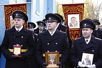 В Северодвинске военные моряки прошли крестным ходом в день памяти прав. Феодора Ушакова