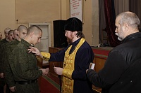 Священник поздравил матросов с Рождеством Христовым