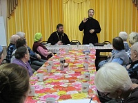 Северодвинский священник поздравил глухих Северодвинска с днем пожилого человека