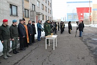 СЕВЕРОДВИНСКИЙ СВЯЩЕННИК БЛАГОСЛОВИЛ НОВОБРАНЦЕВ  НА РАТНОЕ СЛУЖЕНИЕ 