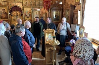 ПРОТОИЕРЕЙ ВАЛЕРИЙ СУВОРОВ ПРОВЕЛ ЭКСКУРСИЮ ДЛЯ ВСЕХ ЖЕЛАЮЩИХ В ХРАМЕ ВОСКРЕСЕНИЯ ХРИСТОВА НА ЯГРАХ В СЕВЕРОДВИНСКЕ