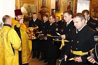 В Северодвинске военные моряки прошли крестным ходом в день памяти прав. Феодора Ушакова