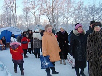 На территории храма прошла акция "Святое Евангелие в каждый дом"