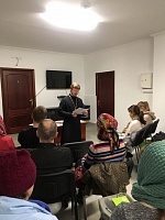 ВЗАИМООТНОШЕНИЯ МУЖЧИН И ЖЕНЩИН ОБСУДИЛИ НА ЛИТЕРАТУРНОЙ ВСТРЕЧЕ В УСПЕНСКОМ ХРАМЕ АРХАНГЕЛЬСКА