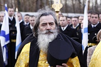 В Северодвинске военные моряки прошли крестным ходом в день памяти прав. Феодора Ушакова