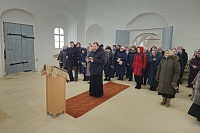 ПРИХОЖАНЕ СЕВЕРОДВИНСКОГО ВОСКРЕСЕНСКОГО ХРАМА СОВЕРШИЛИ ПАЛОМНИЧЕСТВО ПО СВЯТЫНЯМ ХОЛМОГОРСКОГО ОКРУГА