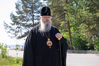 Митрополит Корнилий посетил храм на Яграх в Северодвинске