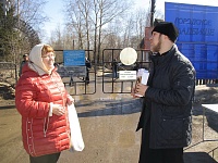 СЕВЕРОДВИНСКИЕ ХРИСТИАНЕ ПРОВЕЛИ МИССИОНЕРСКУЮ АКЦИЮ НА КЛАДБИЩЕ