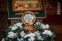Более тысячи человек поклонились частице нешвенного Хитона Господа в Северодвинском благочинии