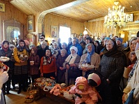 В день Светлого Праздника Пасхи в нашем храме был совершен молебен для людей с нарушениями слуха
