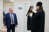 ПРОТОИЕРЕЙ ВАЛЕРИЙ СУВОРОВ ПОЖЕЛАЛ ПОМОЩИ БОЖИЕЙ СПЕЦИАЛИСТАМ ПРОИЗВОДСТВЕННОГО ОБЪЕДИНЕНИЯ «АРКТИКА»