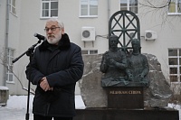 ПРОТОИЕРЕЙ ВАЛЕРИЙ СУВОРОВ ОСВЯТИЛ ПАМЯТНИК «МЕДИКАМ СЕВЕРА ВОЕННЫХ ЛЕТ»