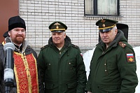 СЕВЕРОДВИНСКИЙ СВЯЩЕННИК БЛАГОСЛОВИЛ НОВОБРАНЦЕВ  НА РАТНОЕ СЛУЖЕНИЕ 