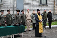 ПРОТОИЕРЕЙ ВАЛЕРИЙ СУВОРОВ БЛАГОСЛОВИЛ АРХАНГЕЛЬСКИХ НОВОБРАНЦЕВ НА ЗАЩИТУ РОДИНЫ