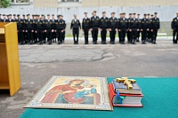 ПРОТОИРЕЙ ВАЛЕРИЙ СУВОРОВ ПРИЗВАЛ АРХАНГЕЛЬСКИХ НОВОБРАНЦЕВ ОТЛОЖИТЬ ЛЕНЬ И ГОРДОСТЬ