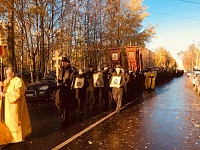 ПОЛТЫСЯЧИ ПОДВОДНИКОВ ПРОШЛИ КРЕСТНЫМ ХОДОМ В СЕВЕРОДВИНСКЕ