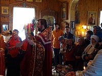 В день Светлого Праздника Пасхи в нашем храме был совершен молебен для людей с нарушениями слуха