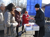 СЕВЕРОДВИНСКИЕ ХРИСТИАНЕ ПРОВЕЛИ МИССИОНЕРСКУЮ АКЦИЮ НА КЛАДБИЩЕ