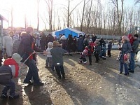 В Прощеное воскресенье на территории храма прошли масленичные гулянья