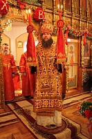 Митрополит Даниил совершил Литургию в северодвинском храме Воскресения Христова