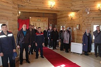 ПЕРВУЮ ЛИТУРГИЮ СОВЕРШИЛИ В ЗАВОДСКОМ ХРАМЕ НА СЕВЕРОДВИНСКОЙ «ЗВЕЗДОЧКЕ»