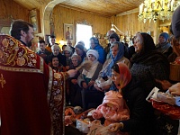 В день Светлого Праздника Пасхи в нашем храме был совершен молебен для людей с нарушениями слуха
