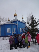 На Масленицу около нашего храма прошел семейный праздник.