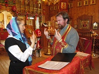 Пасхальный молебен для людей с потерей слуха прошел в северодвинском храме