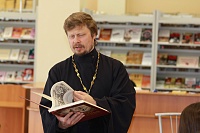 ОБ АПОКАЛИПСИСЕ И ЗАБЛУЖДЕНИЯХ ТОЛСТОГО РАССКАЗАЛ СЕВЕРОДВИНЦАМ СВЯЩЕННИК АЛЕКСАНДР ЛАШКОВ