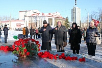 «НАЙТИ СПОСОБ ПРИМИРЕНИЯ»: ПРОТОИЕРЕЙ ВАЛЕРИЙ СУВОРОВ ВОЗЛОЖИЛ ЦВЕТЫ К ПАМЯТНИКУ ЖЕРТВАМ ИНТЕРВЕНЦИИ 1918-1920 ГОДОВ